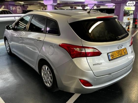 יונדאי i30 Inspire סטיישן אוט' 1.6 (135 כ"ס) בנזין 2012 למכירה בבת ים