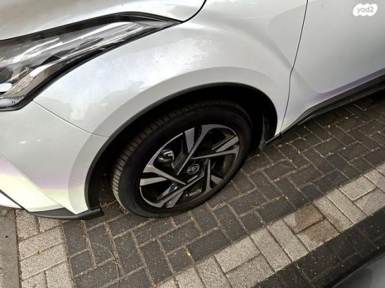 טויוטה C-HR Chic Plus הייבריד אוט' 1.8 (98 כ''ס) בנזין 2023 למכירה בחולון
