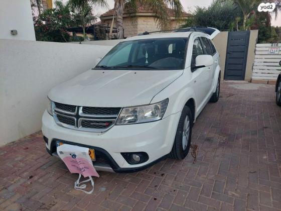 דודג' ג'רני SE אוט' 7 מק' 2.4 (168 כ"ס) בנזין 2013 למכירה בזרועה