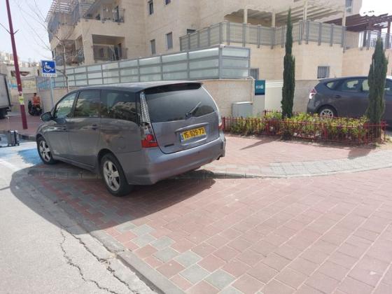 מיצובישי גרנדיס Executive אוט' 2.4 (165 כ"ס) בנזין 2010 למכירה במודיעין עילית