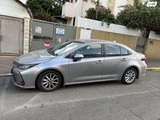 טויוטה קורולה הייבריד Sun סדאן אוט' 1.8 (98 כ''ס) בנזין 2019 למכירה בחולון
