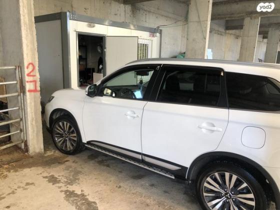 מיצובישי אאוטלנדר Premium אוט' 7 מק' 2.0 (150 כ''ס) בנזין 2021 למכירה בבסמ"ה