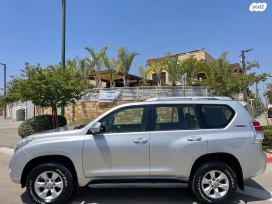 טויוטה לנד קרוזר ארוך 4X4 TS 60th אוט' דיזל 5 מק' 3.0 (190 כ''ס) דיזל 2011 למכירה בשוהם