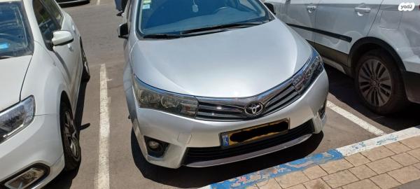 טויוטה קורולה GLI-FL אוט' 1.6 (132 כ''ס) [2013-2016] בנזין 2014 למכירה בגבעתיים