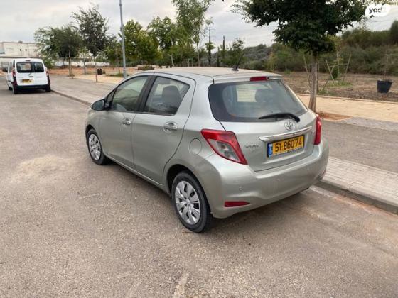 טויוטה יאריס Style אוט' 1.3 (99 כ"ס) בנזין 2012 למכירה בפרדסיה