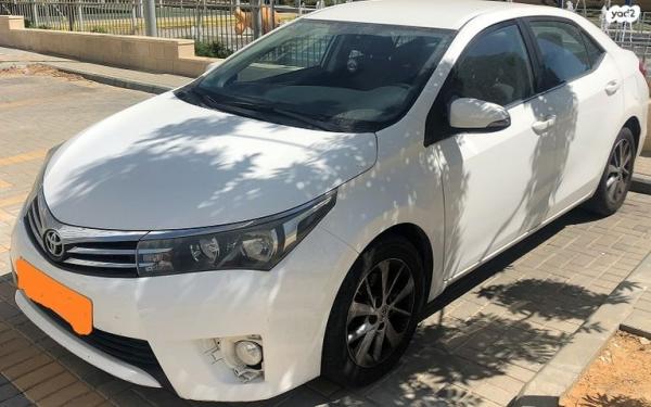 טויוטה קורולה GLI-FL אוט' 1.6 (132 כ''ס) [2013-2016] בנזין 2014 למכירה בנתניה