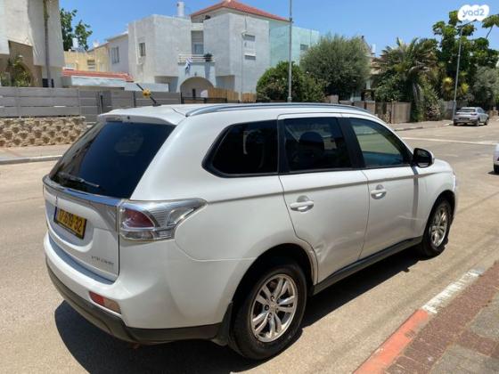 מיצובישי אאוטלנדר Instyle אוט' 5 מק' 2.0 (150 כ"ס) בנזין 2015 למכירה בפרדס חנה כרכור