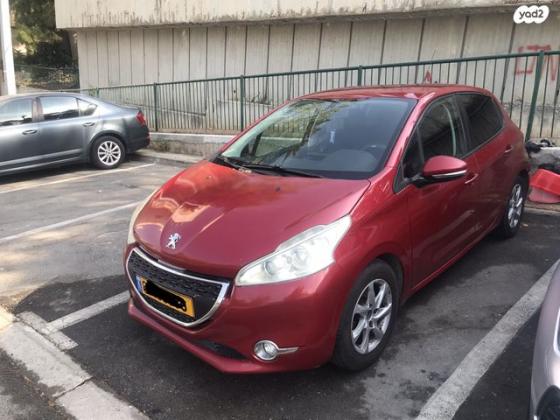 פיג'ו 208 Active ידני 1.2 (82 כ"ס) בנזין 2015 למכירה בחיפה