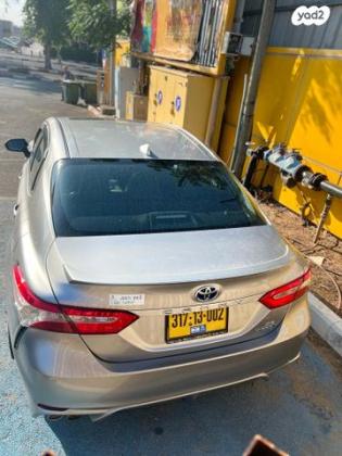 טויוטה קאמרי SE הייבריד אוט' 4 דל' 2.5 (211 כ''ס) בנזין 2020 למכירה בכפר סבא