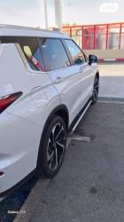 מיצובישי אאוטלנדר Premium אוט' 7 מק' 2.5 (181 כ"ס) בנזין 2022 למכיר