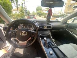 לקסוס IS300h Executive הייבריד אוט' 2.5 (181 כ"ס) בנזין 2017 למכירה בה