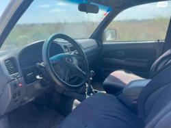 טויוטה היילקס 4X4 4X4 SR דאבל קבינה ידני דיזל 2.5 (102 כ''ס) דיזל