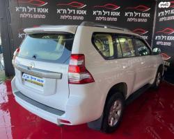 טויוטה לנד קרוזר ארוך 4X4 Select אוט' דיזל 7 מק' 2.8 (177 כ"ס) דיזל