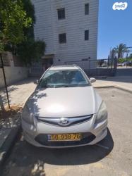 יונדאי i30CW Inspire סטיישן אוט' 1.6 (126 כ''ס) בנזין 2011 למכירה בנת