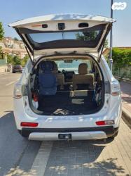מיצובישי אאוטלנדר 4X4 Limited אוט' 7 דיזל מק' 2.3 (150 כ"ס) דיזל 2015