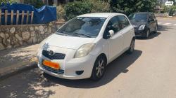 טויוטה יאריס Sol רובוטית 1.3 (87 כ"ס) בנזין 2007 למכירה בראשון 