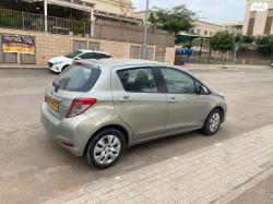 טויוטה יאריס Style אוט' 1.3 (99 כ"ס) בנזין 2012 למכירה בפרדסיה