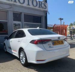 טויוטה קורולה Comfort סדאן אוט' 1.8 (98 כ''ס) בנזין 2022 למכירה בת