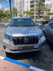 טויוטה לנד קרוזר ארוך 4X4 Select אוט' דיזל 7 מק' 2.8 (177 כ"ס) דיזל