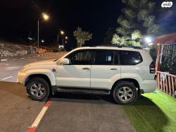 טויוטה לנד קרוזר ארוך 4X4 STD אוט' דיזל 8 מק' 3.0 (166 כ''ס) דיזל 2