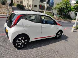 טויוטה אייגו (AYGO) X-Play אוט' 1.0 (72 כ''ס) בנזין 2018 למכירה ברמת 