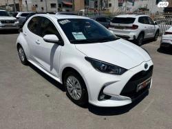 טויוטה יאריס הייבריד Flow אוט' 1.5 (92 כ"ס) בנזין 2023 למכירה במ