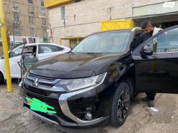 מיצובישי אאוטלנדר PHEV 4X4 Supreme הייבריד אוט' 5 מק' 2.0 (121 כ"ס) ה