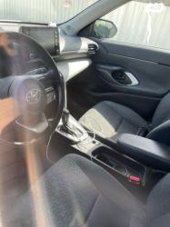 טויוטה יאריס קרוס HSD Urban אוט' 1.5 (92 כ''ס) בנזין 2021 למכירה בק