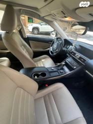 לקסוס IS300h Premium הייבריד אוט' 2.5 (181 כ"ס) בנזין 2018 למכירה בפת