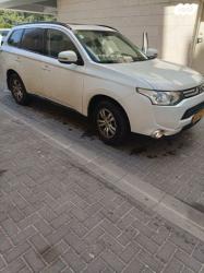 מיצובישי אאוטלנדר 4X4 Supreme אוט' 7 מק' 2.0 (150 כ"ס) בנזין 2013 למכ