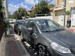 סוזוקי SX4 GLX-HB הצ'בק אוט' 1.6 (119 כ''ס) בנזין 2010 למכירה בראשון