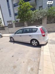 יונדאי i30CW Inspire סטיישן אוט' 1.6 (126 כ''ס) בנזין 2011 למכירה בנת
