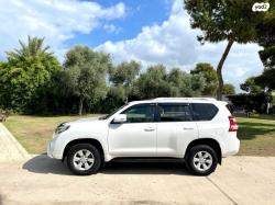 טויוטה לנד קרוזר ארוך 4X4 Luxury 5 אוט' דיזל 5 מק' 2.8 (177 כ"ס) דיז