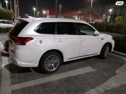 מיצובישי אאוטלנדר PHEV 4X4 Luxury הייבריד אוט' 5 מק' 2.4 (135 כ''ס) ה
