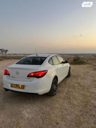 אופל אסטרה Berlina Enjoy סדאן אוט' 1.4 (140 כ"ס) בנזין 2013 למכירה בב