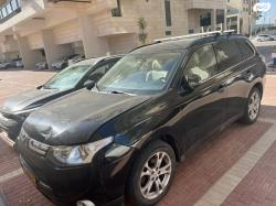 מיצובישי אאוטלנדר 4X4 Elite אוט' 7 מק' 2.0 (150 כ''ס) [2012-2015] בנזין 