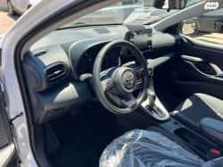 טויוטה יאריס הייבריד Flow אוט' 1.5 (92 כ"ס) בנזין 2023 למכירה במ