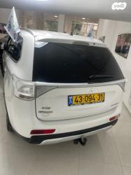 מיצובישי אאוטלנדר 4X4 Limited אוט' 7 דיזל מק' 2.3 (150 כ"ס) דיזל 2014