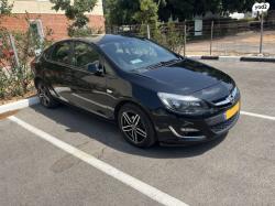 אופל אסטרה Berlina Enjoy סדאן אוט' 1.4 (140 כ"ס) בנזין 2013 למכירה בנ