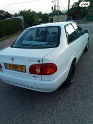 טויוטה קורולה GLI אוט' 1.6 (99-02)- 110 כ"ס בנזין 2001 למכירה במפעל