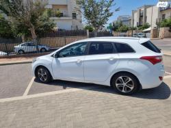 יונדאי i30 Inspire סטיישן אוט' 1.6 (135 כ"ס) בנזין 2016 למכירה בכפר 