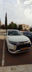 מיצובישי אאוטלנדר PHEV 4X4 Luxury הייבריד אוט' 5 מק' 2.4 (135 כ''ס) ה