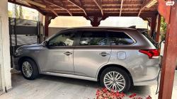 מיצובישי אאוטלנדר PHEV 4X4 Luxury הייבריד אוט' 5 מק' 2.4 (135 כ''ס) ה