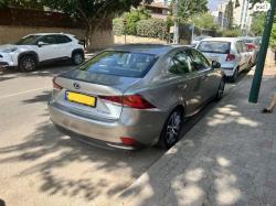 לקסוס IS300h Premium הייבריד אוט' 2.5 (181 כ"ס) בנזין 2018 למכירה בפת