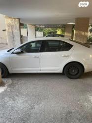 סקודה אוקטביה Style אוט' 1.0 5 דל' (115 כ''ס) בנזין 2017 למכירה בחי