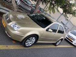 פולקסווגן בורה Comfortline אוט' 1.6 (102 כ''ס) בנזין 2001 למכירה ביר