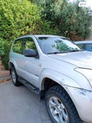 טויוטה לנד קרוזר קצר 4X4 STD אוט' דיזל 3.0 (173 כ''ס) דיזל 2004 למכ