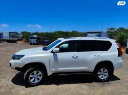 טויוטה לנד קרוזר ארוך Luxury 5 אוט' 5 מק' דיזל 5 דל' 2.8 (204 כ"ס) ד