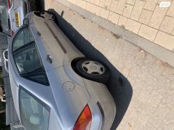 פורד פוקוס LX סדאן אוט' 1.6 (102 כ''ס) בנזין 2004 למכירה בהרצליה