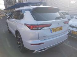 מיצובישי אאוטלנדר Premium אוט' 7 מק' 2.5 (181 כ"ס) בנזין 2022 למכיר